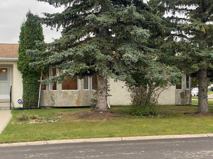Property Photo: 415 1 Avenue NW AB T0M 1X0