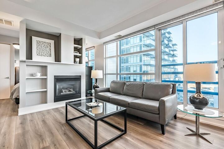 Property Photo:  205 Riverfront Avenue SW 902  AB T2P 5K4 
