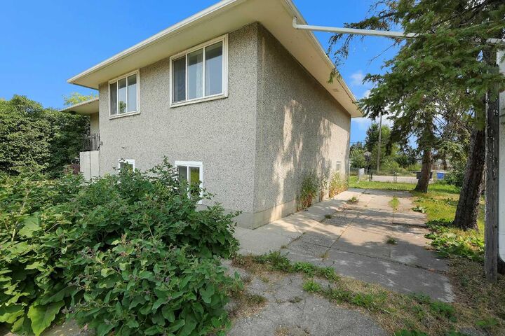 Property Photo:  1506 36 Street SE  AB T2A 1C6 