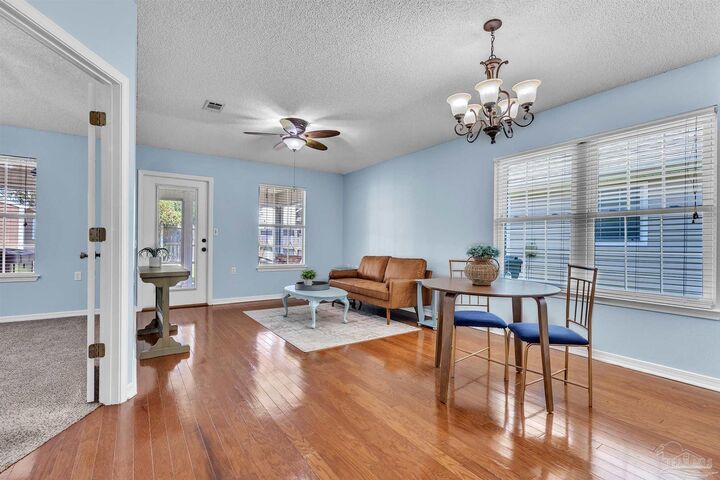 Property Photo: 2332 Trailwood Dr FL 32533