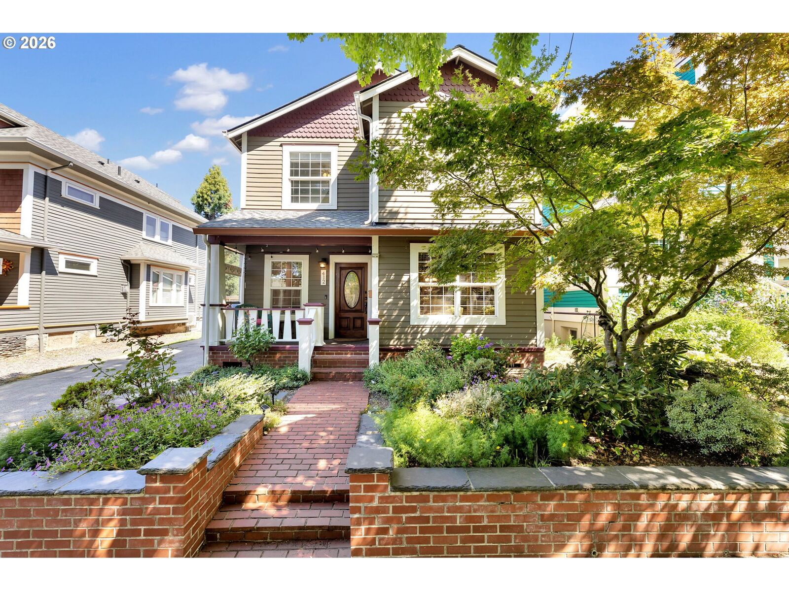 Property Photo: 412 W 21st St WA 98660