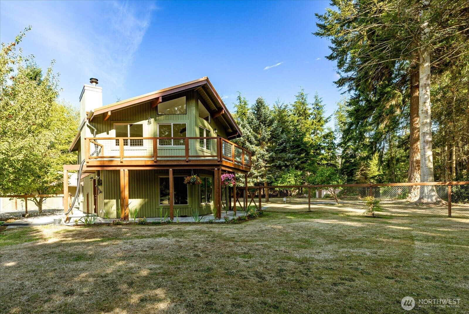 Property Photo:  813  Hazzle Court  WA 98239 