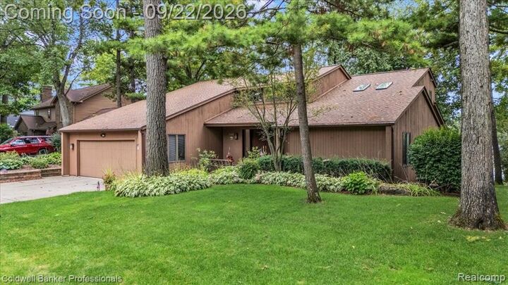 Property Photo:  2602 Browning Drive  MI 48360 
