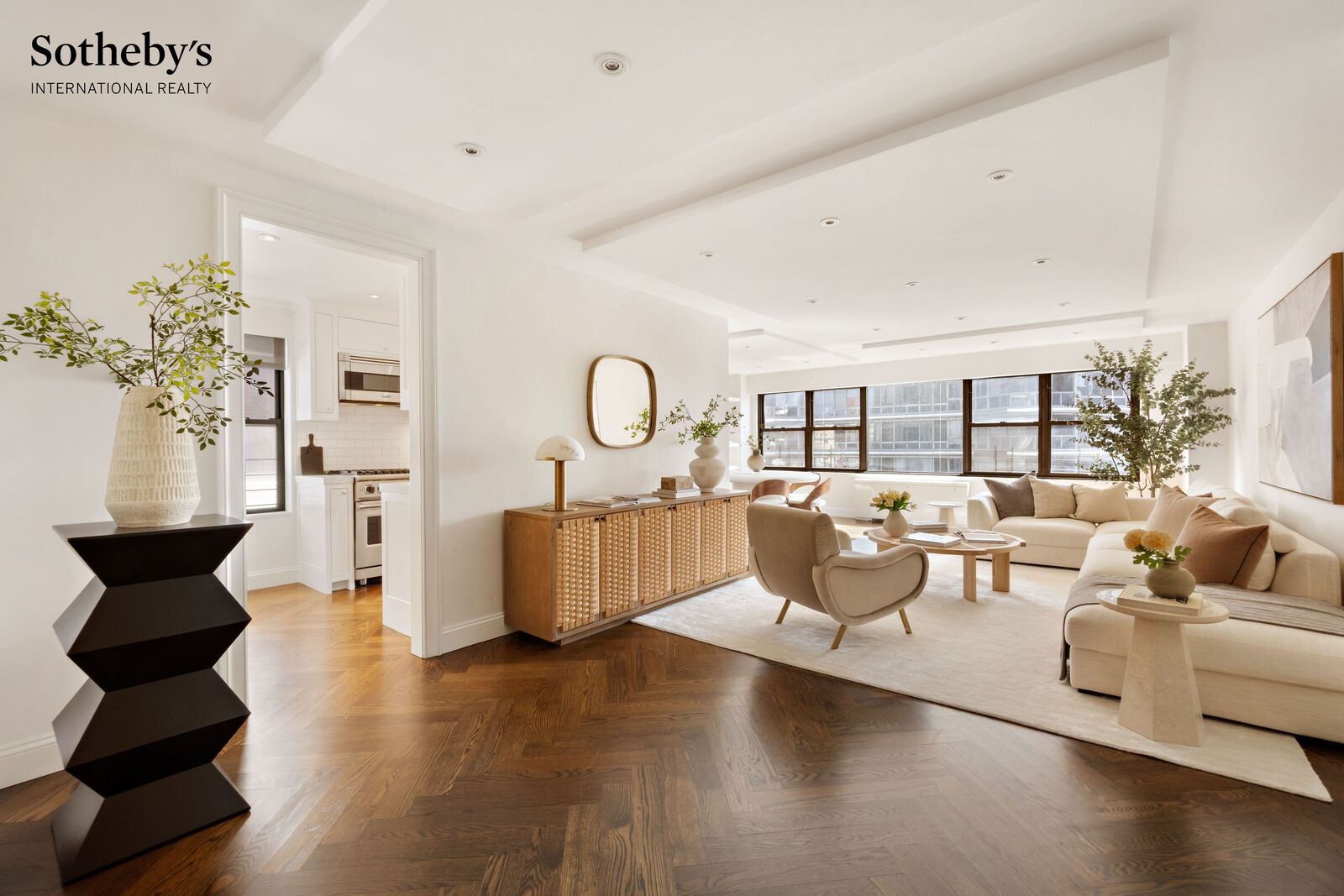 Property Photo:  166 E 61st Street 11F  NY 10065 