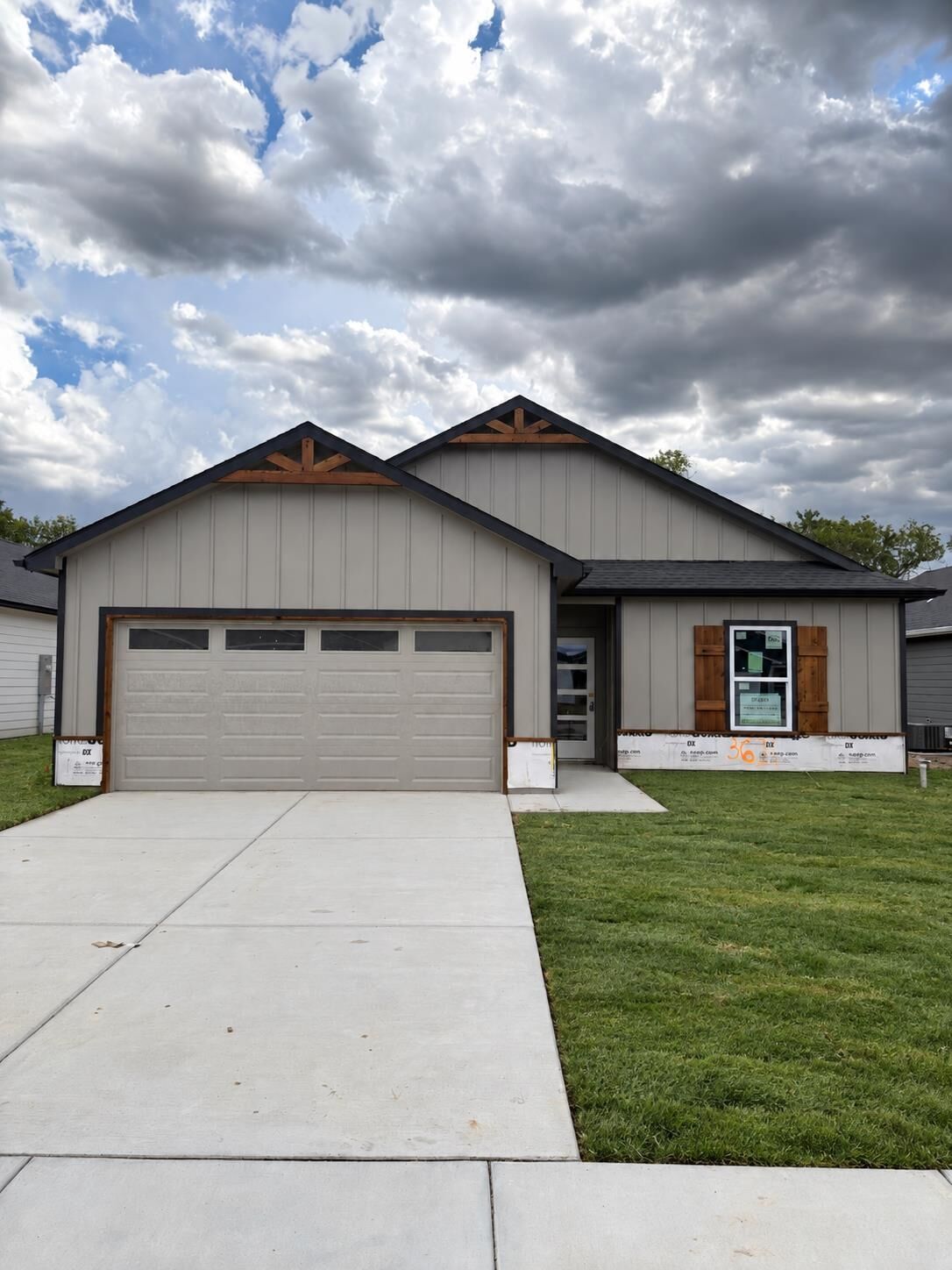 Property Photo: 3621 E Bearsden St KS 67037-7821