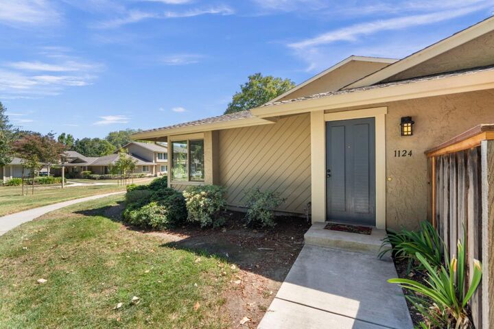 Property Photo:  1124 Longbranch Court  CA 95126 