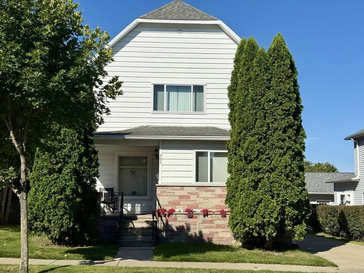 Property Photo:  405 Hollister Avenue  WI 54660 