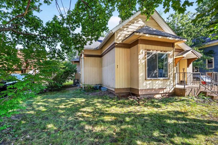 Property Photo: 737 W Grand Avenue WI 53511