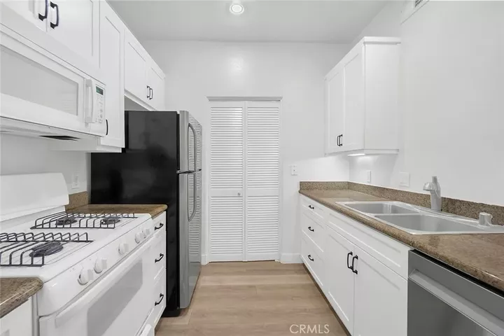 Property Photo: 2120 Watermarke CA 92612