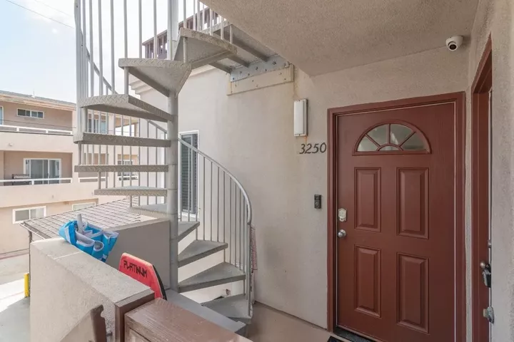 Property Photo:  3250 Strandway  CA 92109 