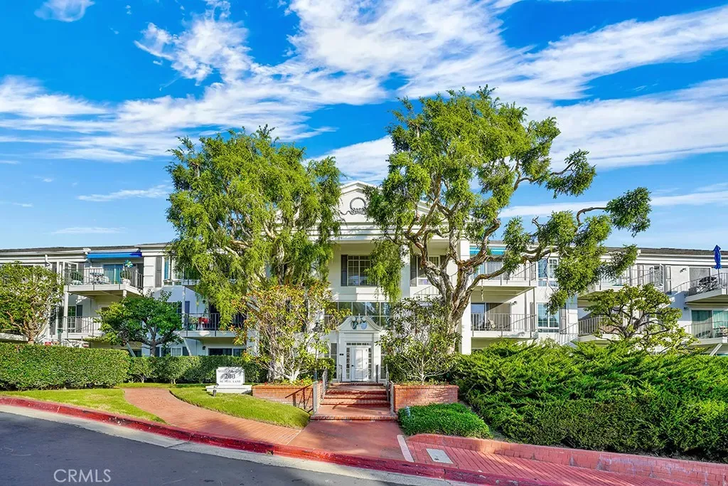 Property Photo:  200 McNeil Lane  CA 92663 