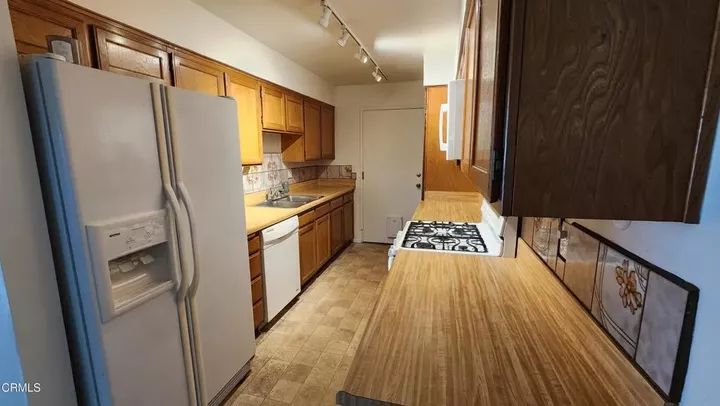 Property Photo:  29 Mission Plaza Drive  CA 93001 