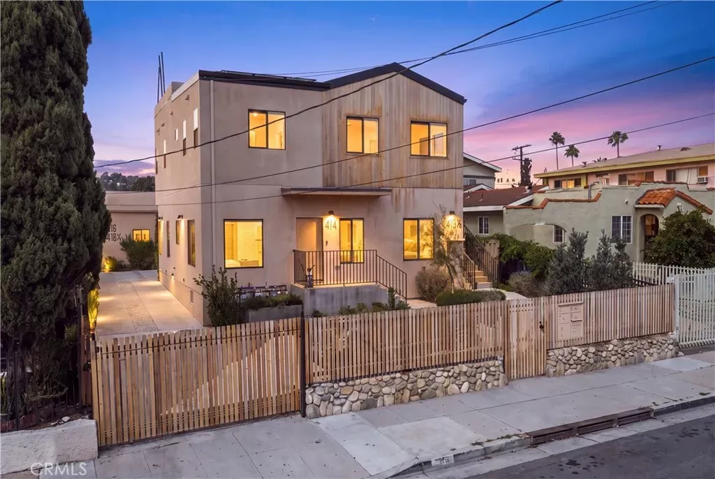 Property Photo:  414 S Avenue 56  CA 90042 