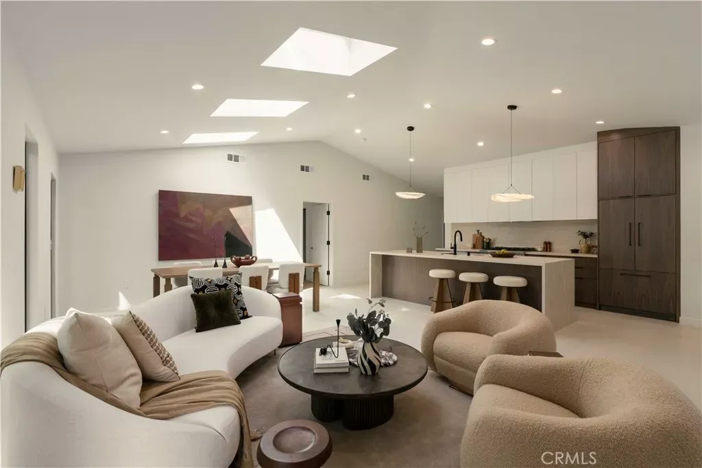 Property Photo: 6132 W 82nd CA 90045