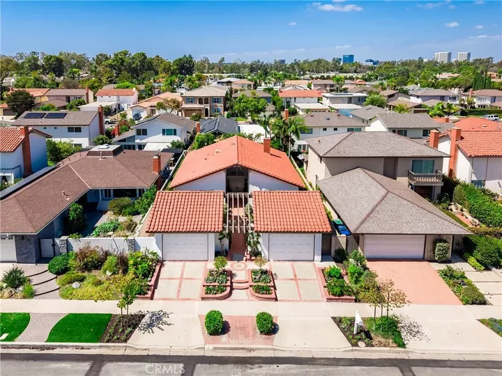 Property Photo: 27 Mann CA 92612