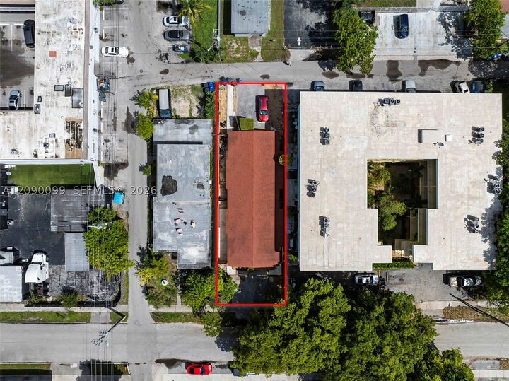 Property Photo:  2033 Dewey St  FL 33020 