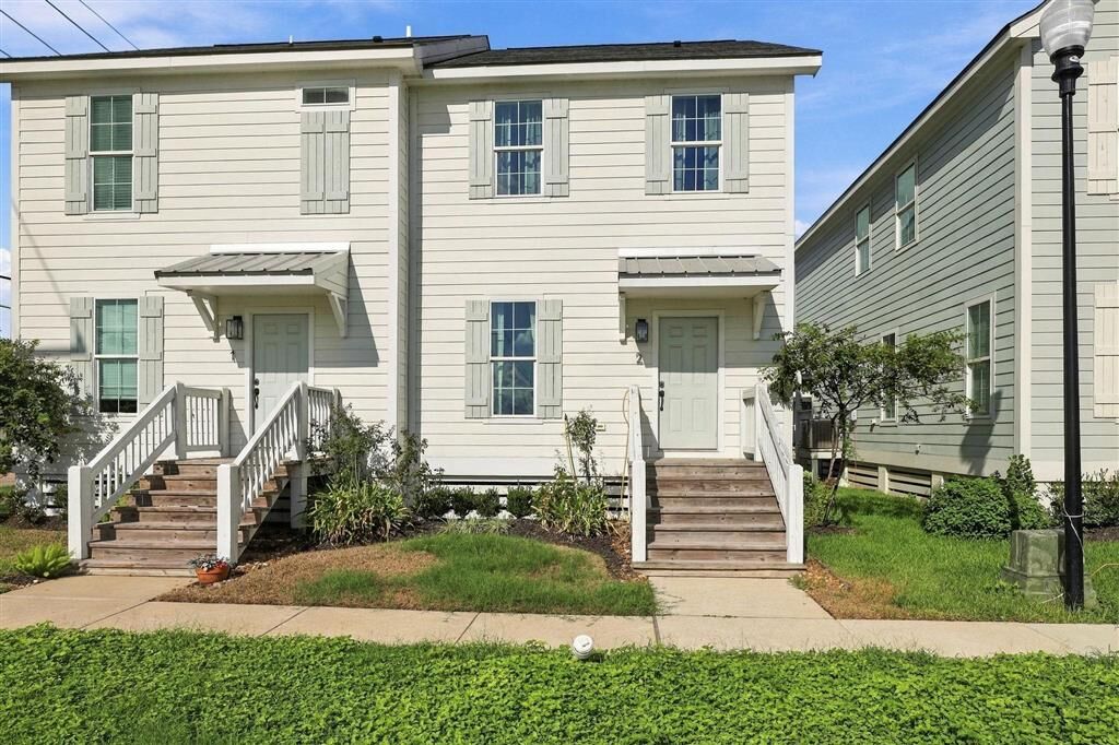 Property Photo: 850 W Sallier Street W 2 LA 70601