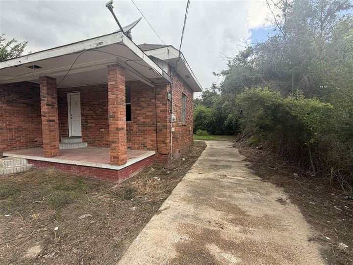 Property Photo:  407 Jackson Street  LA 70601 