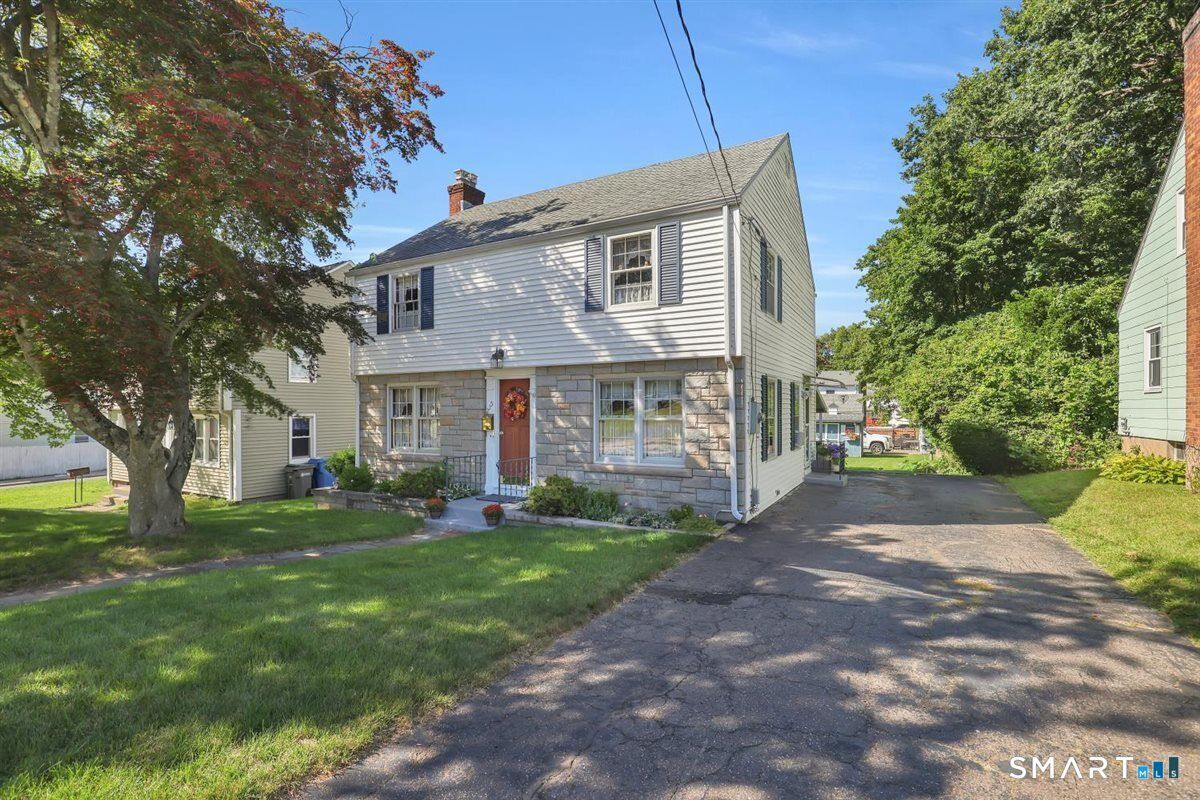 Property Photo: 215 Oak Street CT 06040