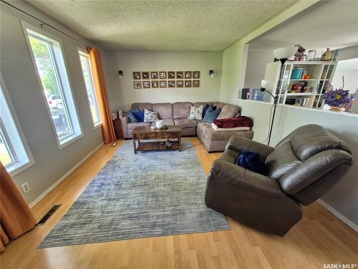 Property Photo:  32 Metheral Bay  SK S4H 2M6 