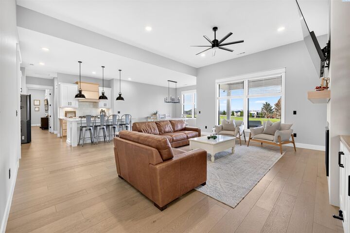Property Photo:  1 Bull Pen Lane  WA 99301 