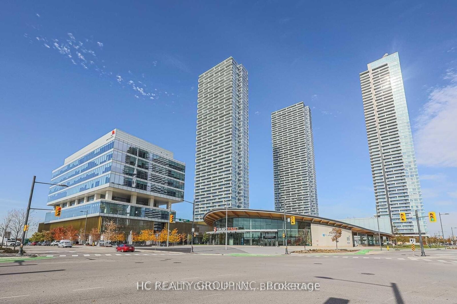 Property Photo:  898 Portage Parkway 5607  ON L4K 0J6 