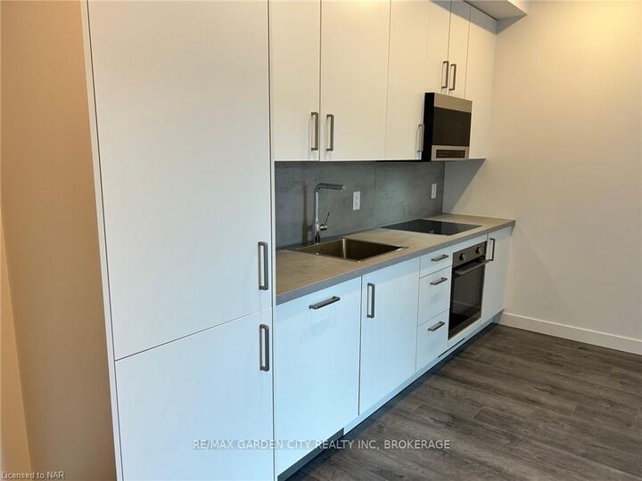 Property Photo:  7549B Kalar Road 213  ON L2H 0X2 