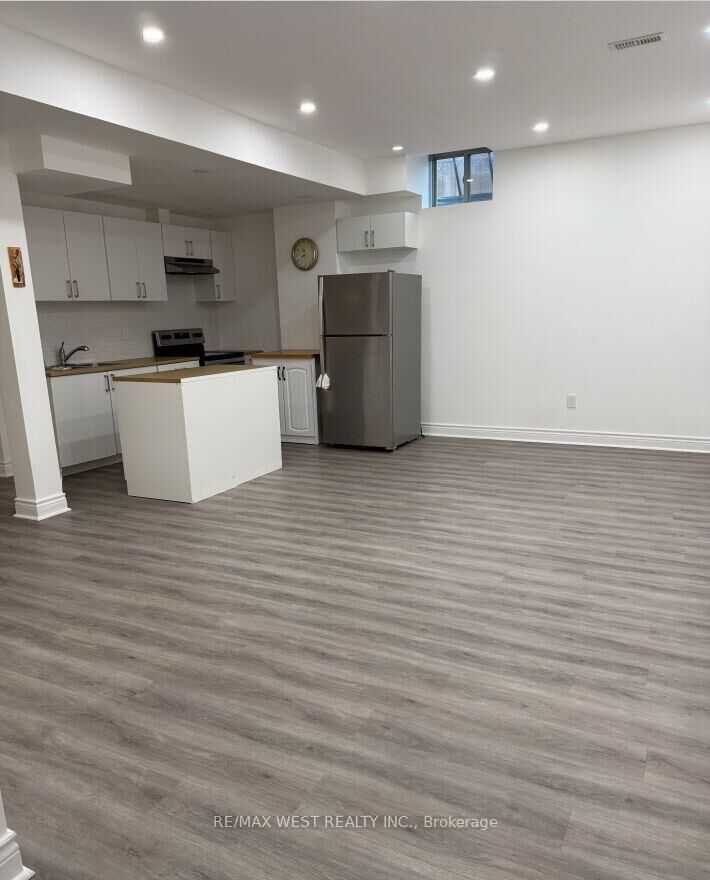 Property Photo:  1805 Emberton Way  ON L9S 0N4 