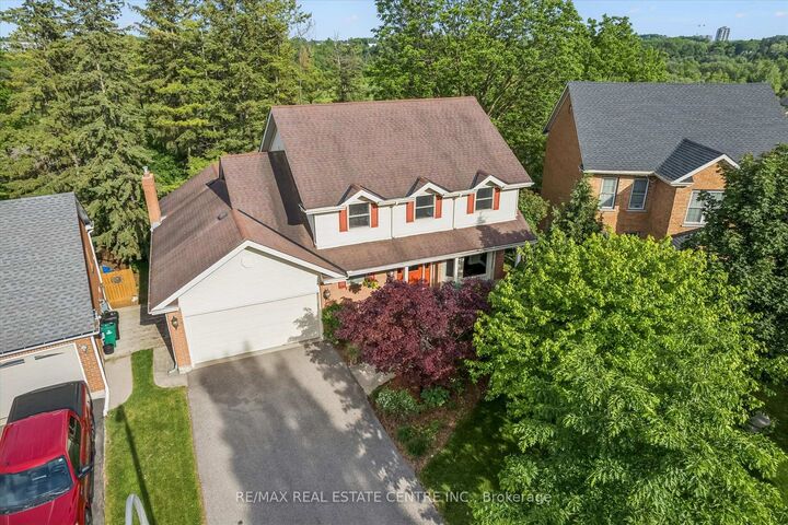 Photo de la propriété:  21 Tinatawa Court  ON N2A 3K4 