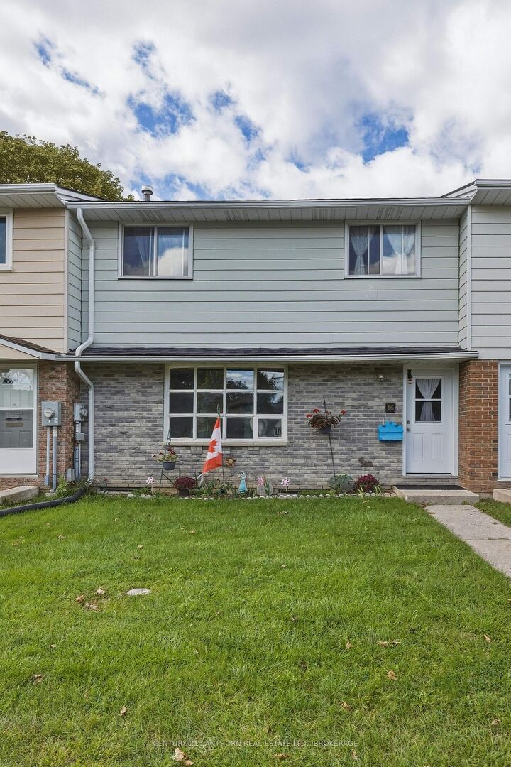 Property Photo:  16 Winchester Drive  ON K7R 3R2 