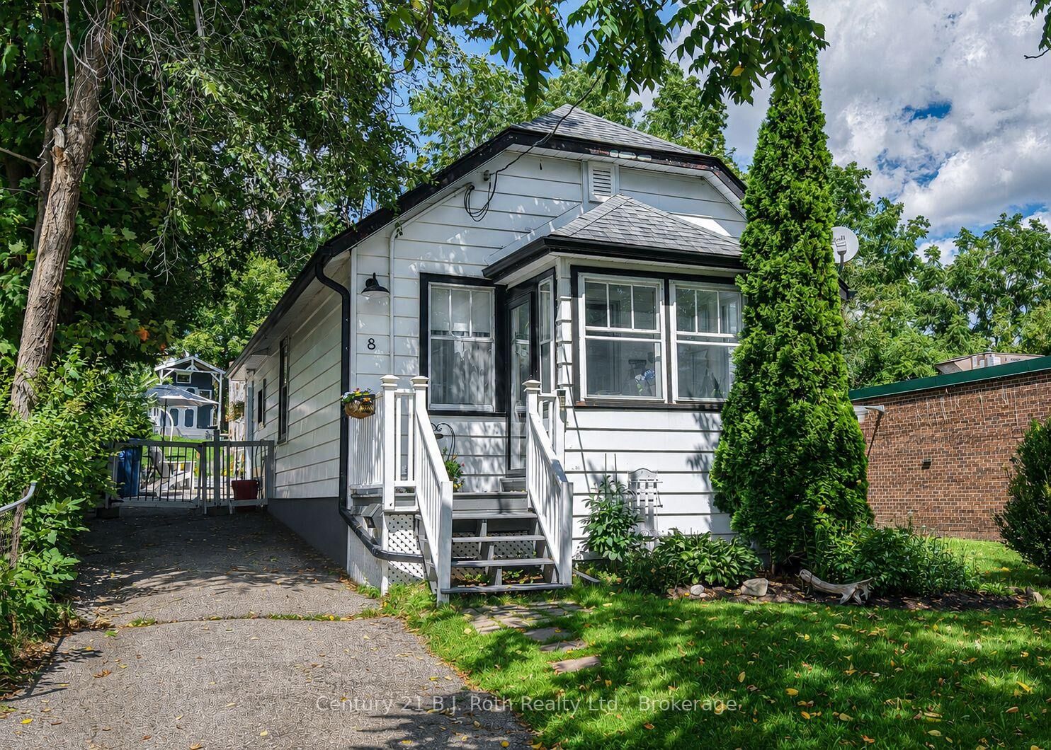 Property Photo:  8 Dunn Avenue  ON L3V 2N9 