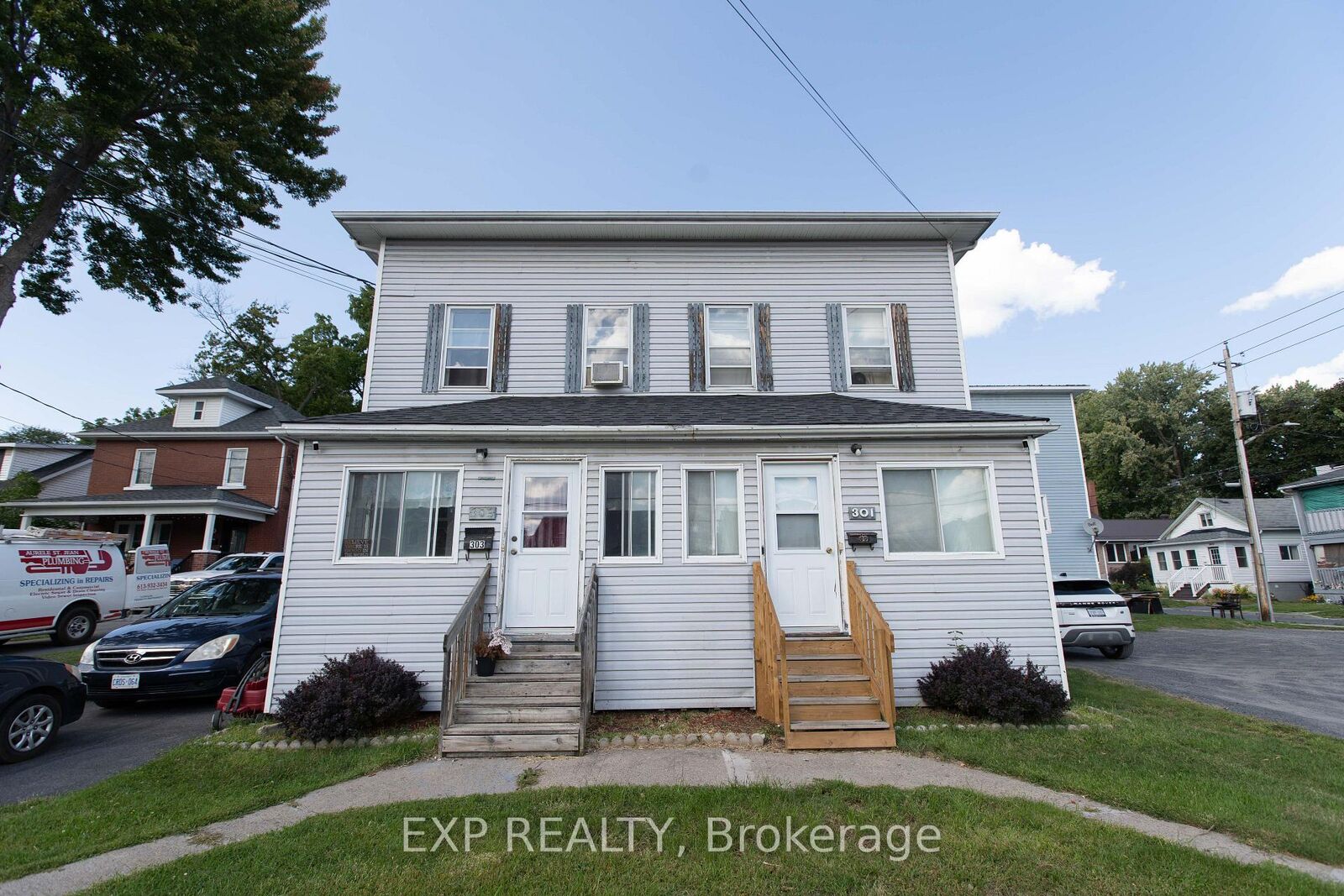 Property Photo:  301-303 Fourth Street W  ON K6J 2S3 
