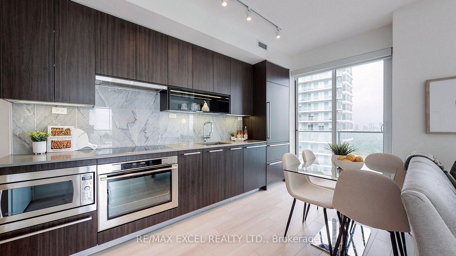 Property Photo:  115 McMahon Drive 3510  ON M2K 0E3 