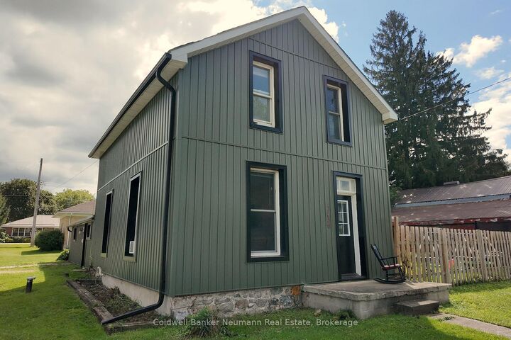Property Photo:  2056 Mill Street E  ON N0G 1X0 