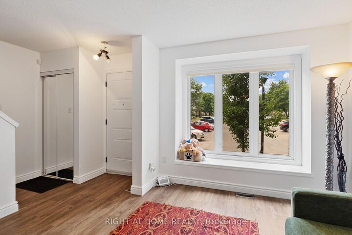 Property Photo: 925 Lawson Road 17 ON N6G 4X3