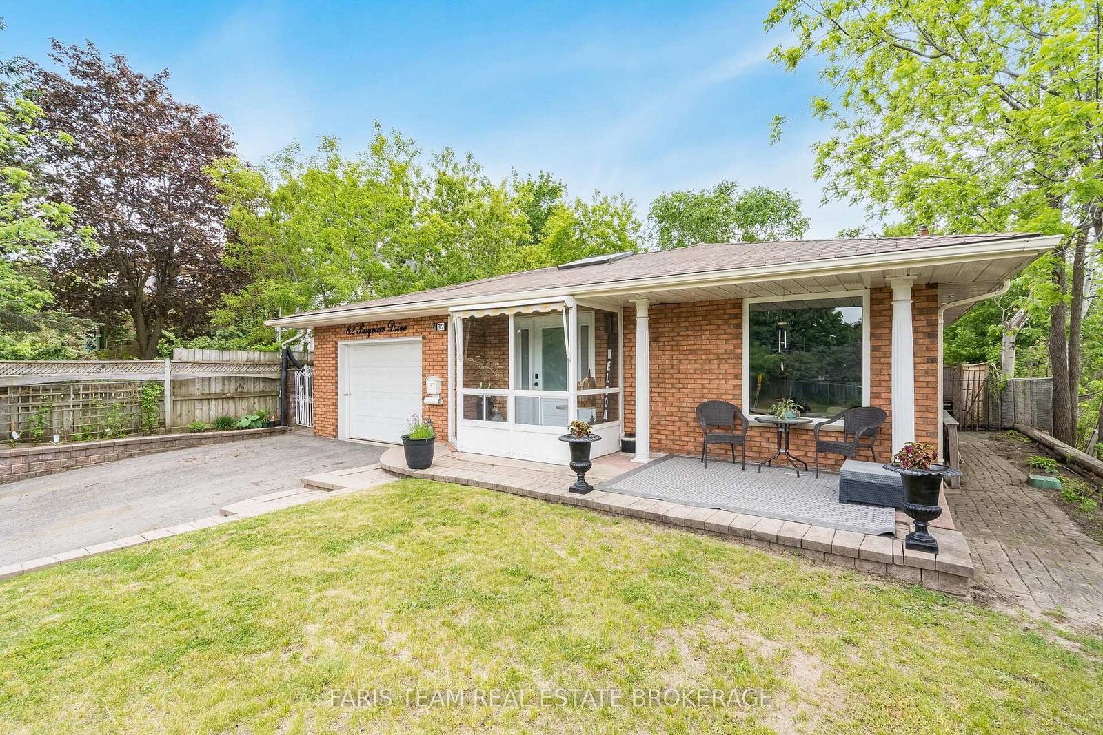 Property Photo:  82 Bayview Drive  ON L4N 3P1 