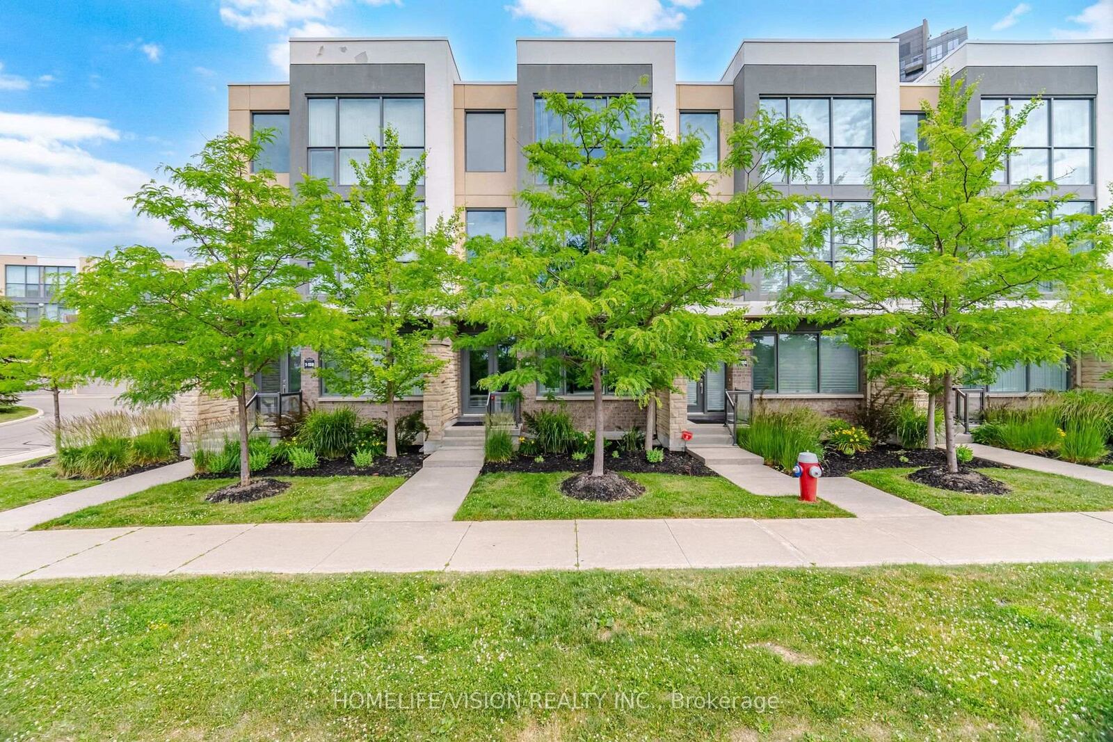 Property Photo:  150 Little Creek Road 2  ON L5R 0E9 