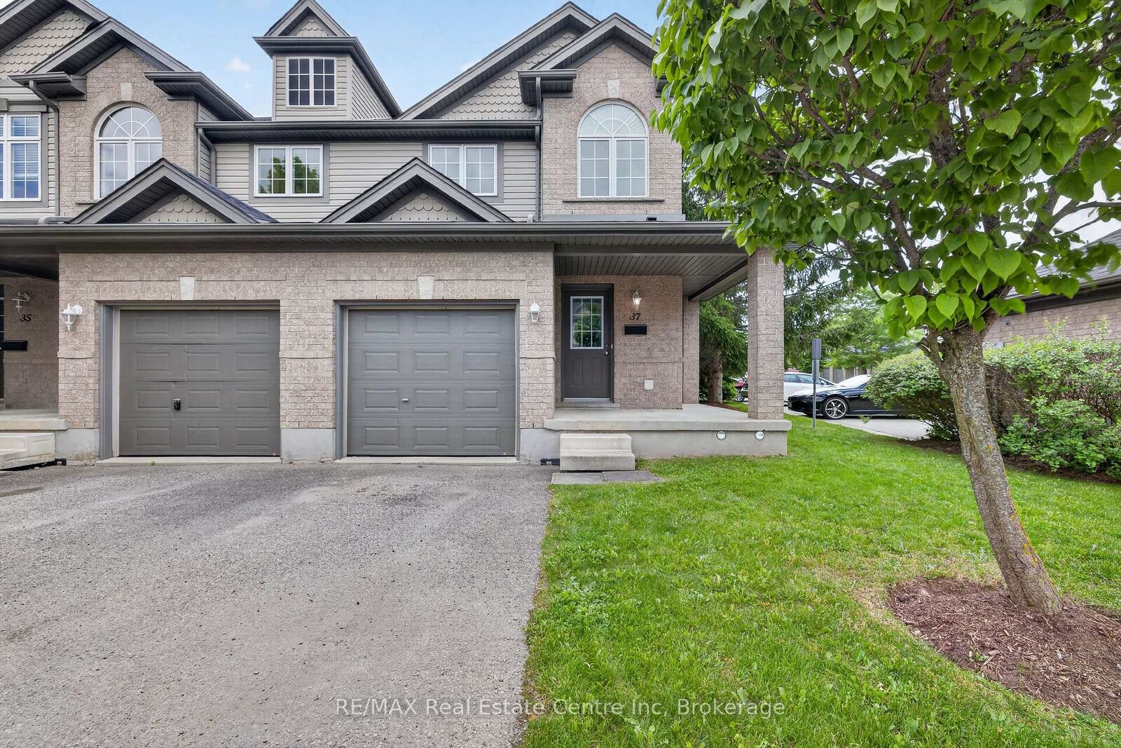 Property Photo:  30 Vaughan Street  ON N1G 0B6 