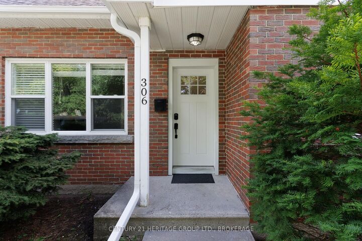 Property Photo:  306 Glengarry Road  ON K7M 3J9 