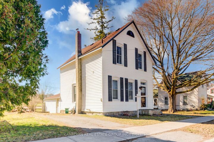 Photo de la propriété:  207 Front Street N  ON K0L 1L0 