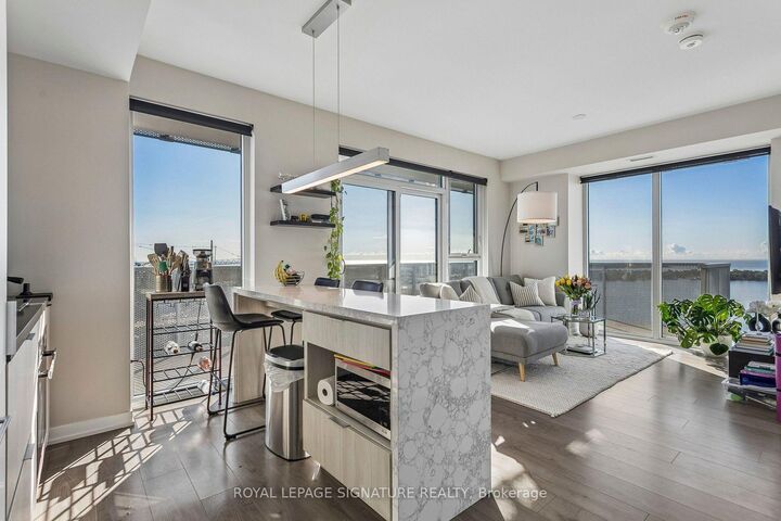 Property Photo:  20 Richardson Street 2403  ON M5A 0S6 