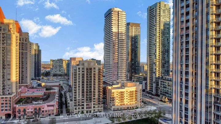 Property Photo:  4065 Confederation Parkway 1009  ON L5B 0L4 