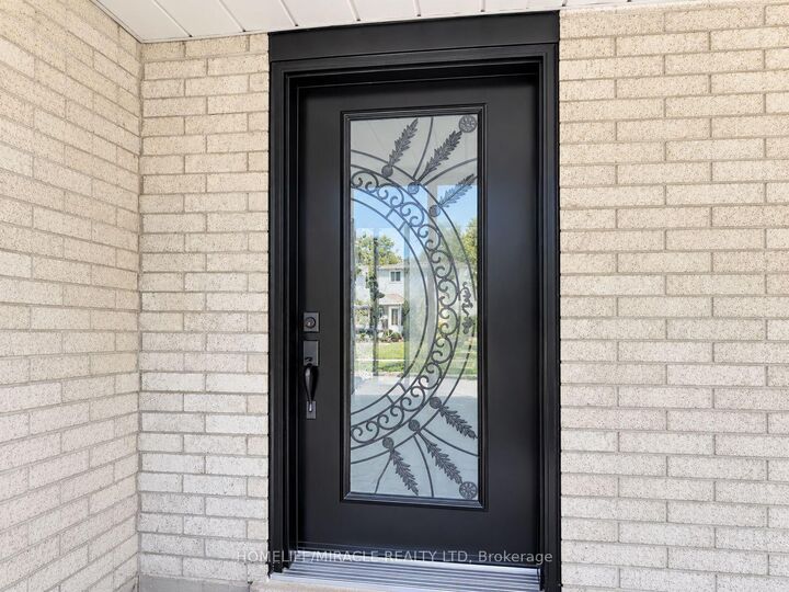 Property Photo:  19 Shademaster Court  ON M1B 1Y5 