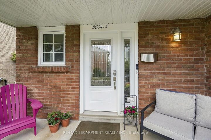 Property Photo:  3204 New Street 4  ON L7N 1M8 