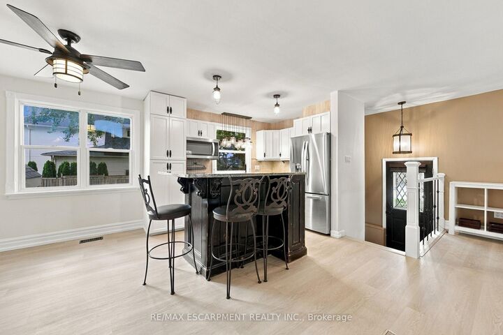 Property Photo: 433 Belvenia Road ON L7L 1T2