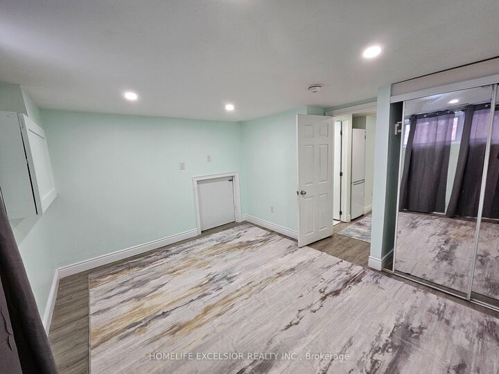 Property Photo:  82 Pandora Circle Basement  ON M1H 1V7 
