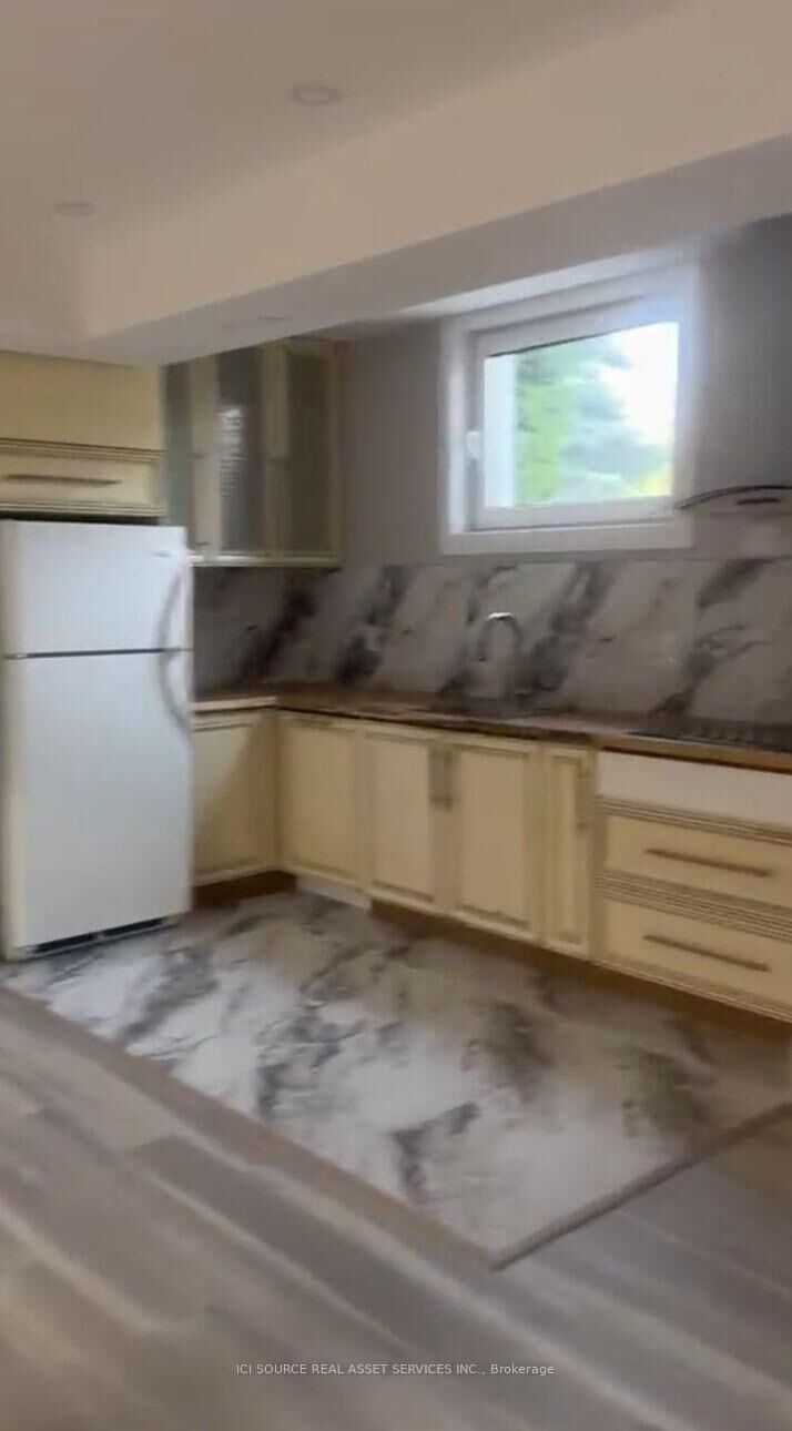 Property Photo:  92 Richard Lovat Court Lower  ON L0J 1C0 