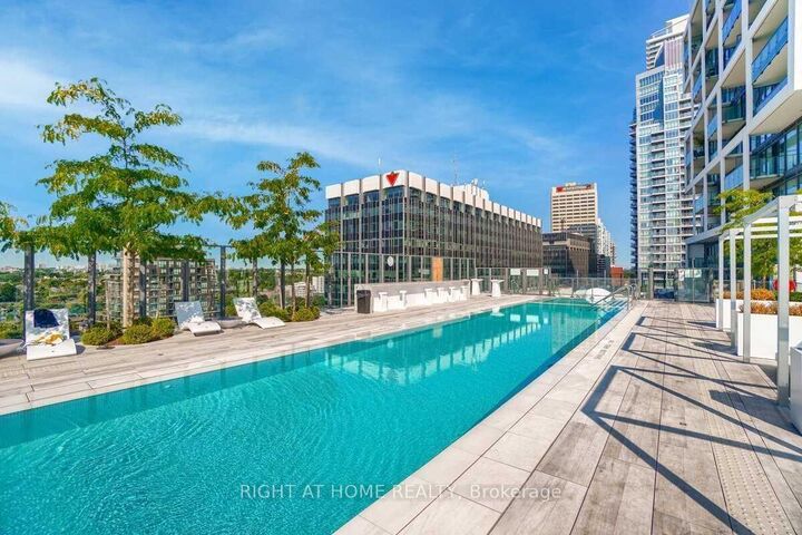 Property Photo:  8 Hillsdale Avenue 926  ON M4S 0B2 