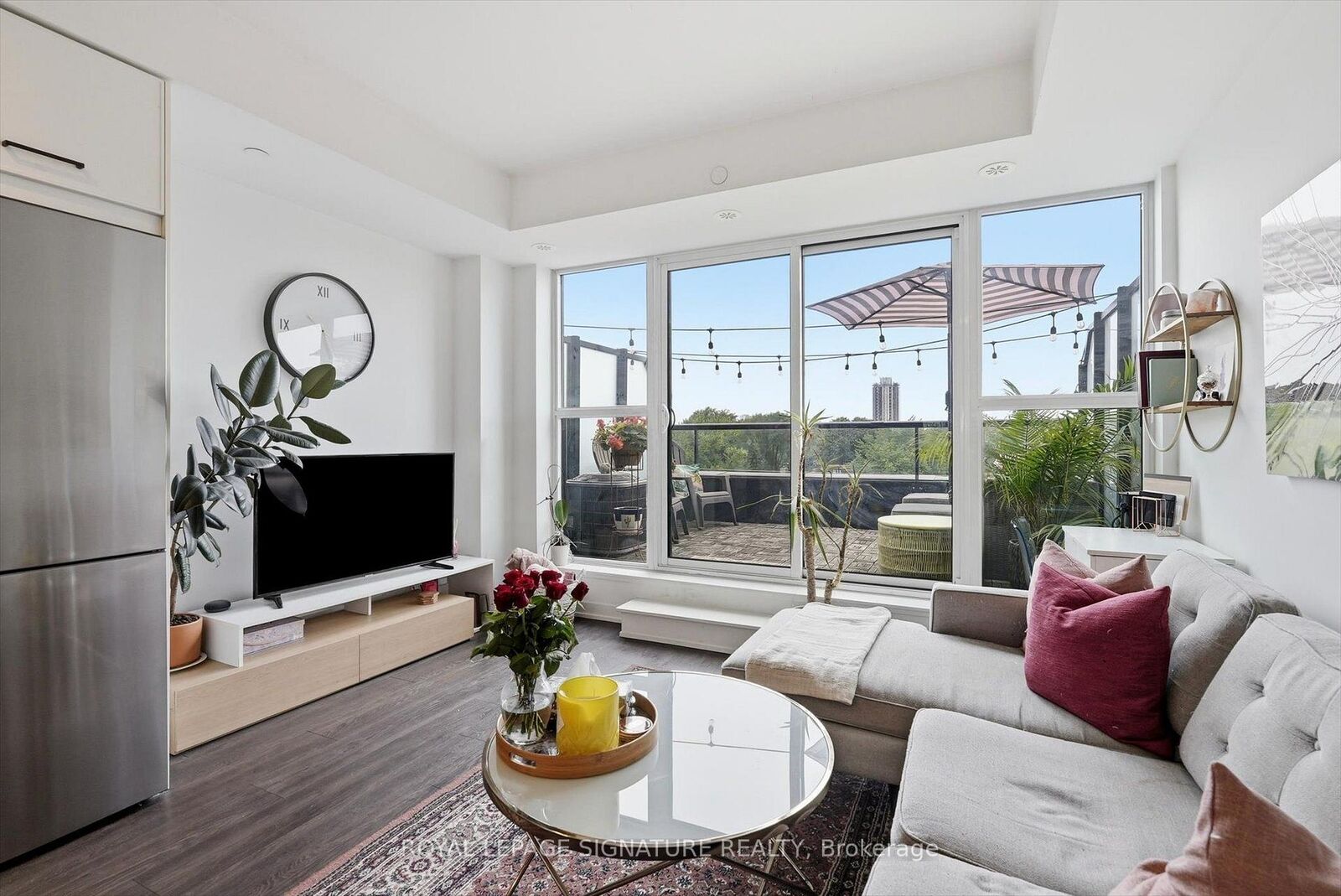 Property Photo:  899 Queen Street E 503  ON M4M 0C8 