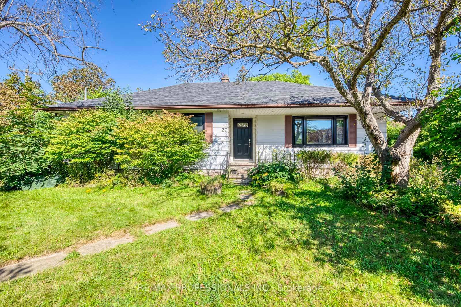 Property Photo:  37 McLaughlin Road N  ON L6X 1Y9 